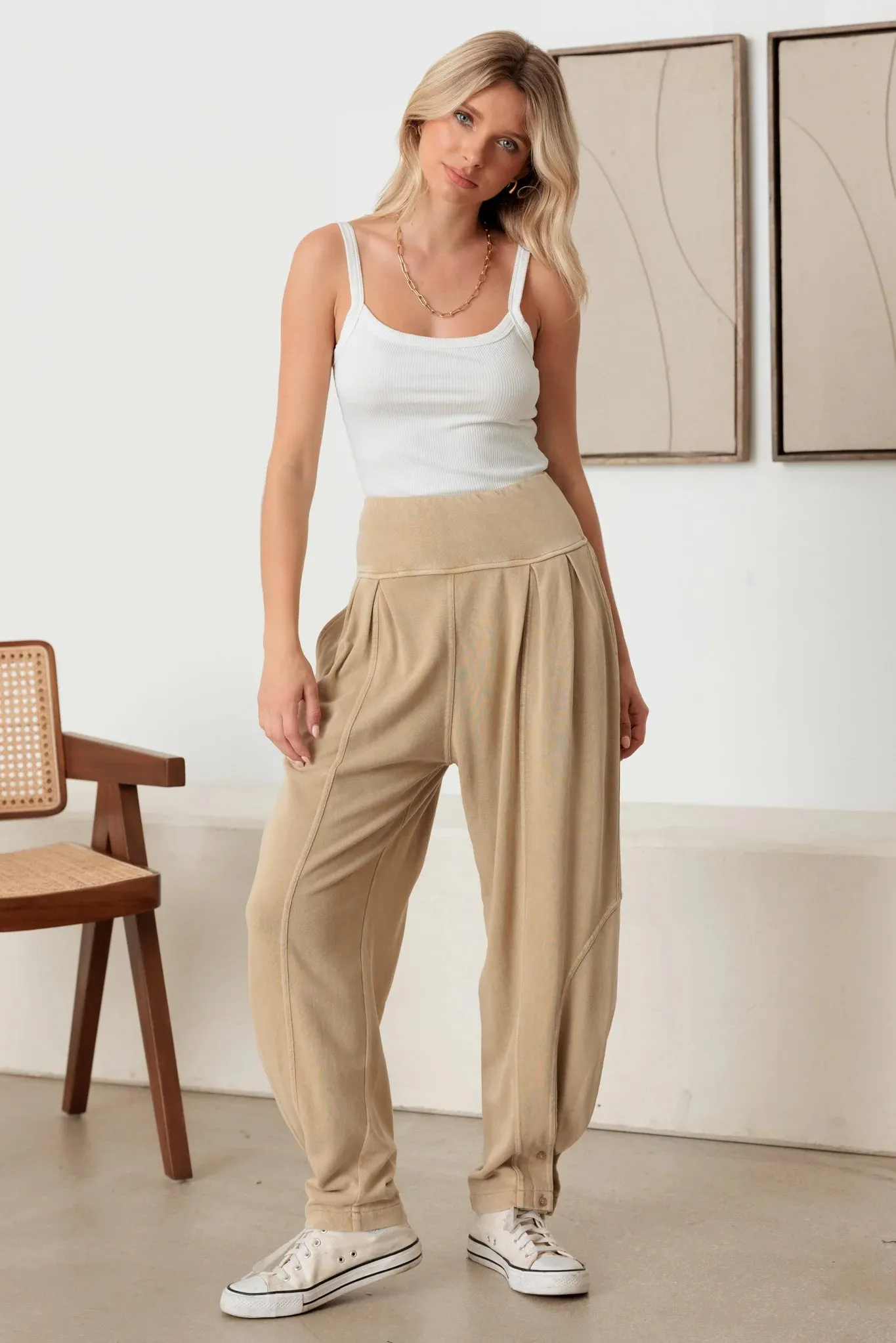 Slim Button Cuffs High-Waisted Pleated Joggers