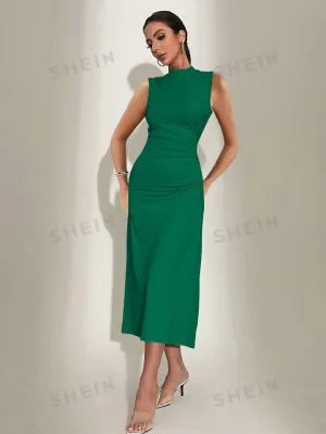 Solid color stand collar pleated sleeveless dress in green