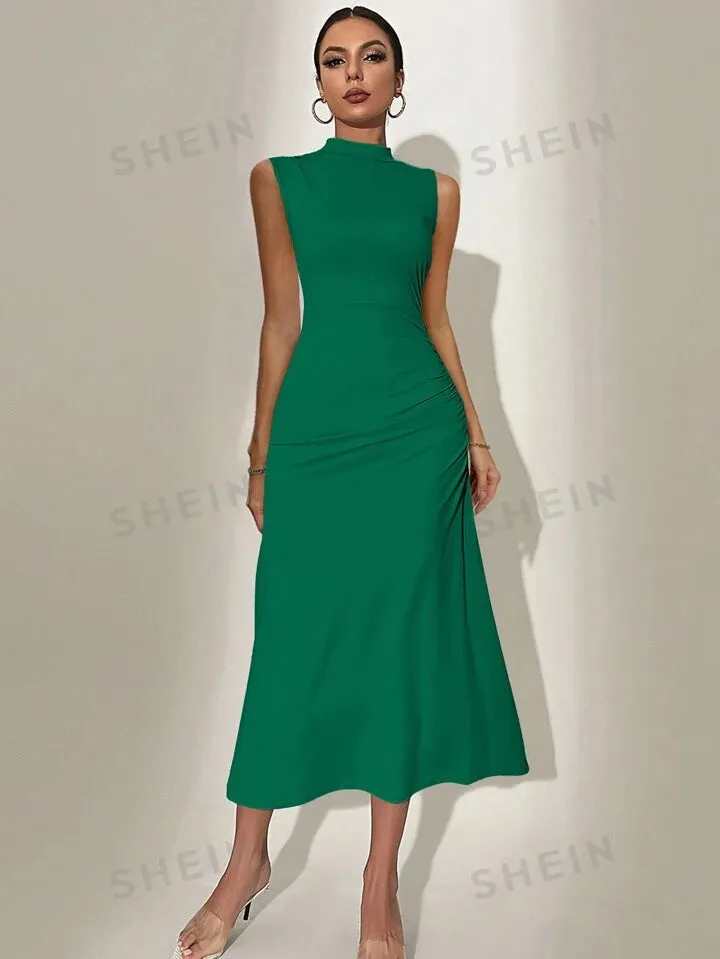 Solid color stand collar pleated sleeveless dress in green