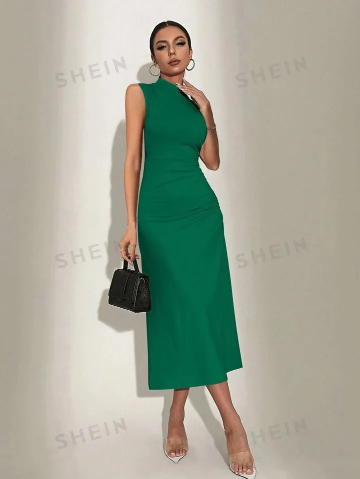 Solid color stand collar pleated sleeveless dress in green