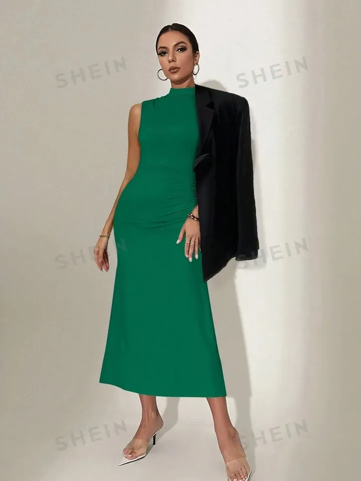 Solid color stand collar pleated sleeveless dress in green